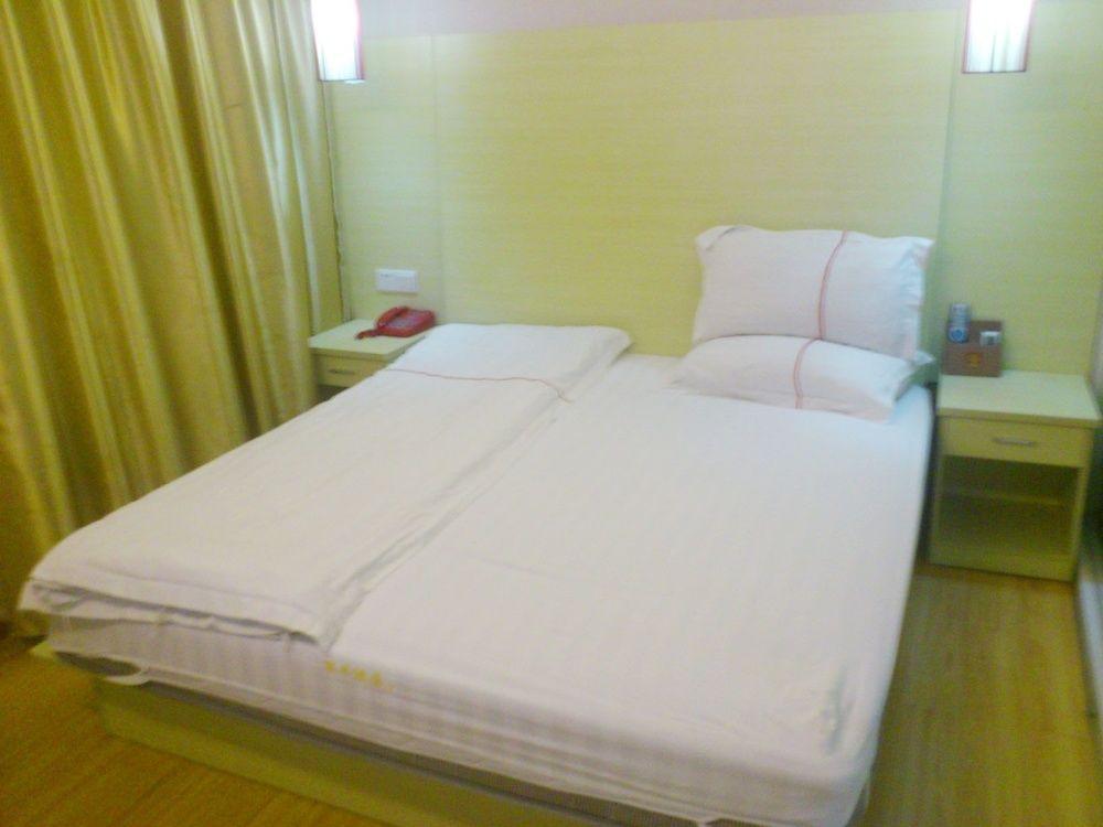 גואנגג'ואו Yuexiu Huafeng Hotel מראה חיצוני תמונה